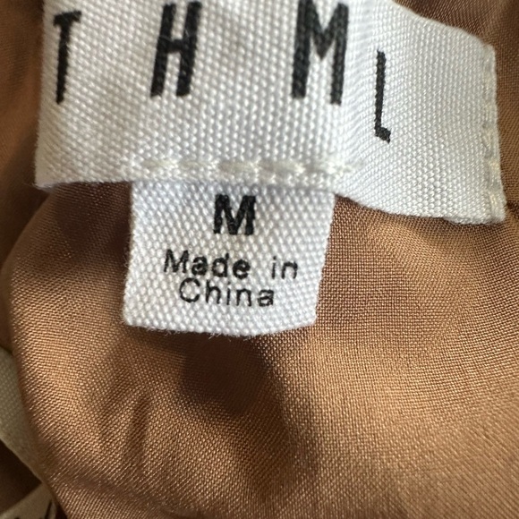 8/$20 THML Tan Faux Leather Skort New Medium - Picture 4 of 5